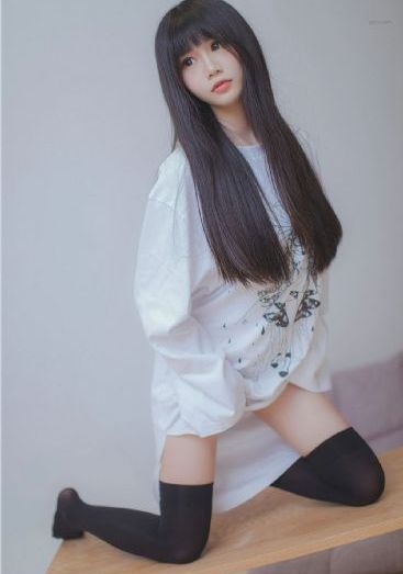 趁美女睡觉扒了衣服游戏_剧情片免费在线观看