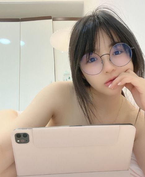 啊宝贝把胸罩脱了腿打开视频_720神马在线观看