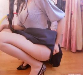 将军揉捏她两乳不停呻吟_BD英语完整版观看